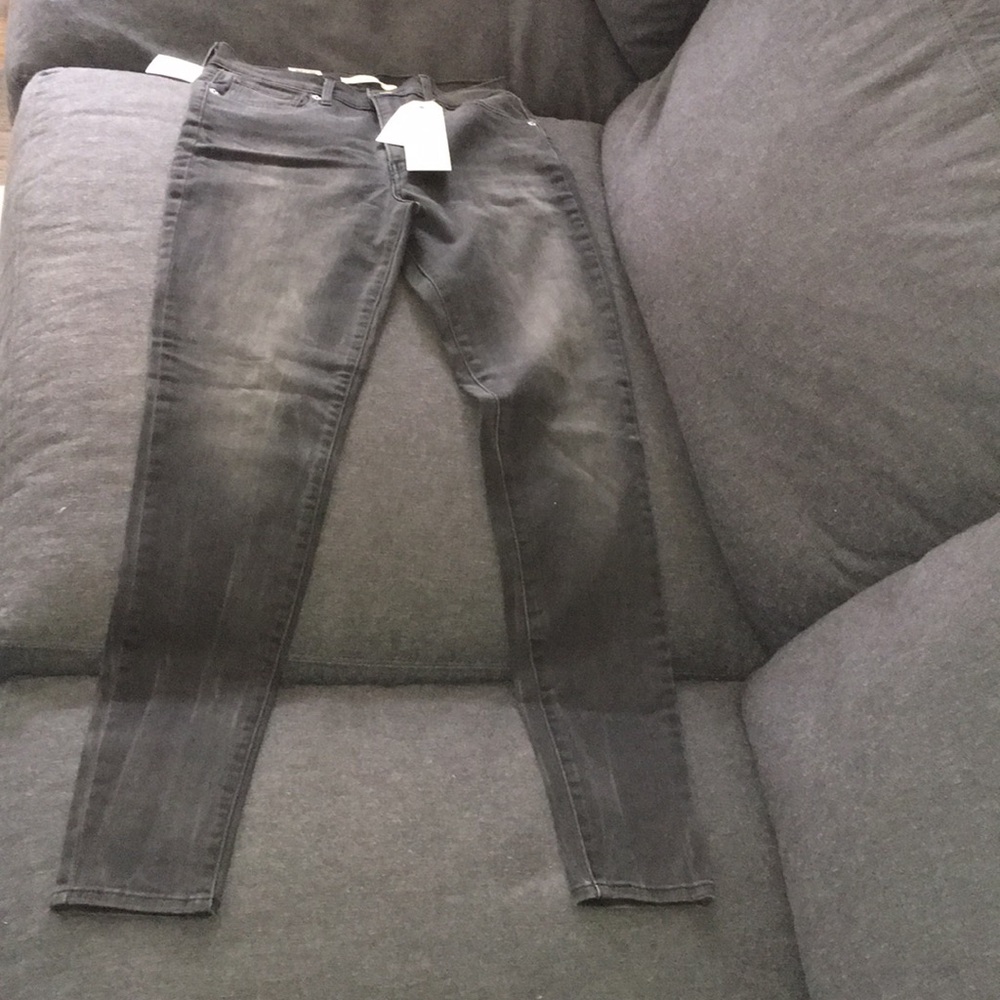 Mike high super skinny Levi's faded black jeansNWT